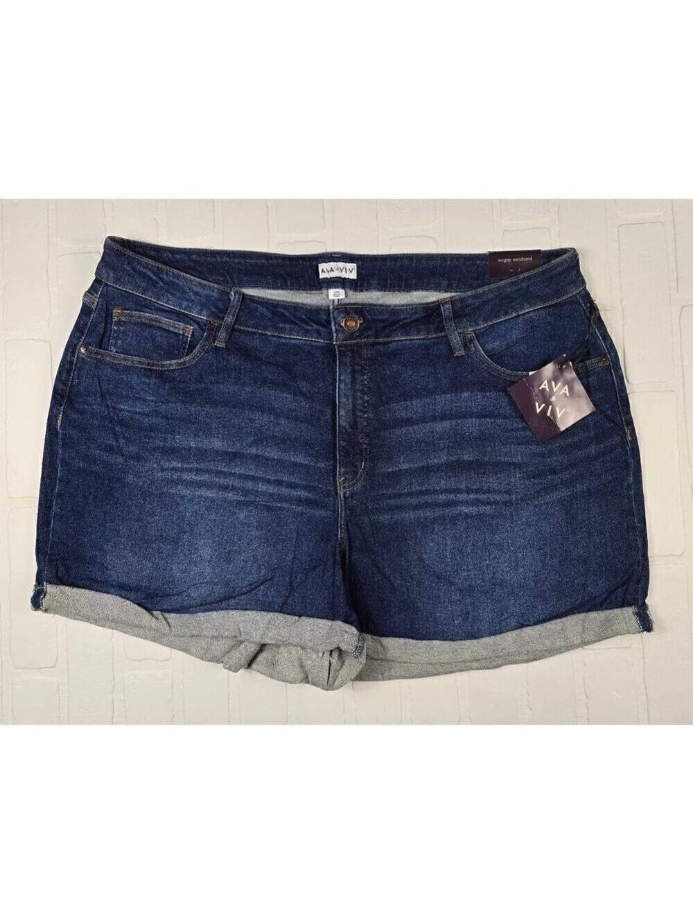 Ava & Viv High Rise Midi Shorts 24W